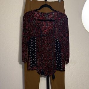 BUNDLE GUC Chico’s Size 0 Ankle Pull on Pants PLUS Atmosphere Top Size 6